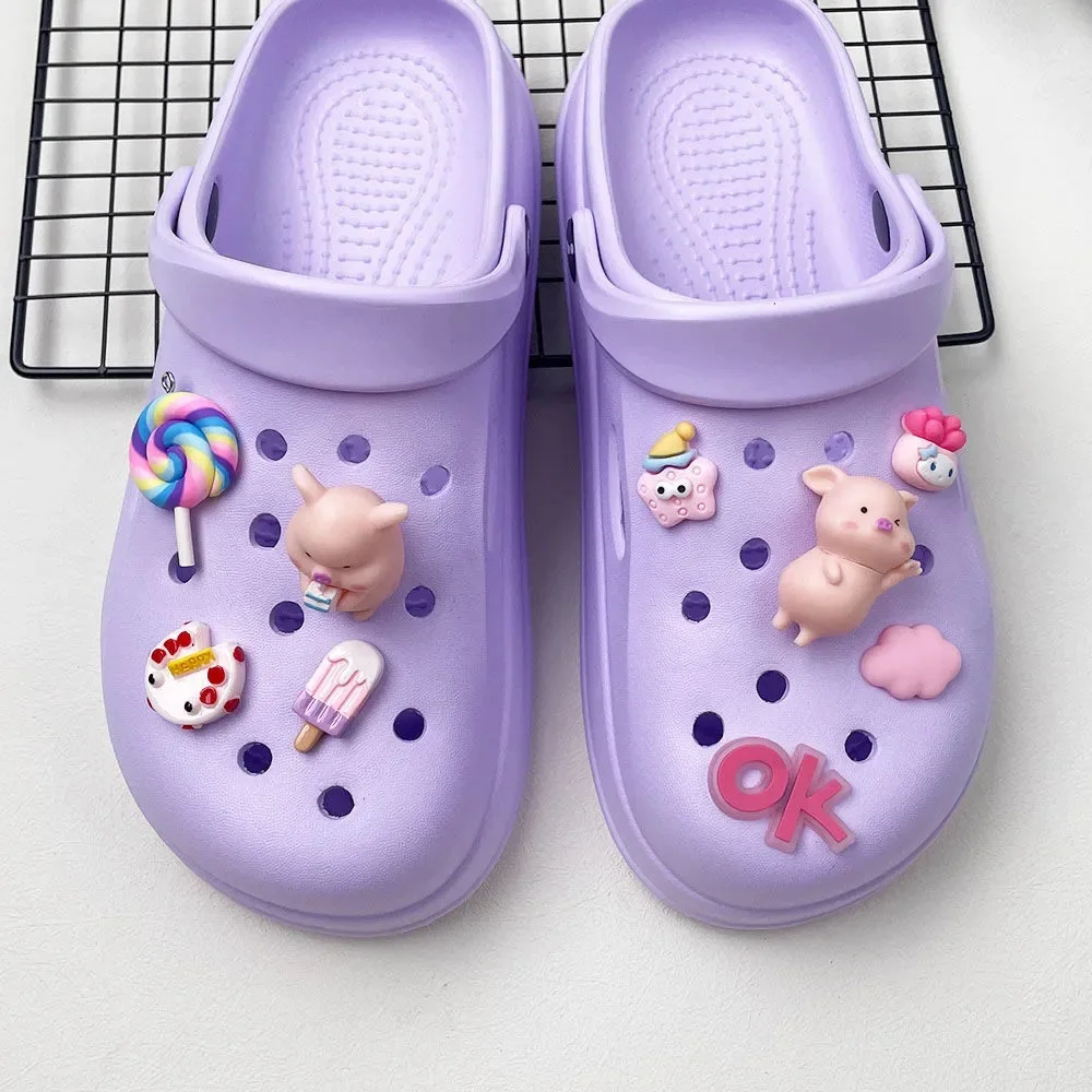 

Fashion Croc Charms Cute Hole Shoes DIY Buckle Accessories Heart Little Pig Cake Sandals Parts Doughnut Removable Decorations
