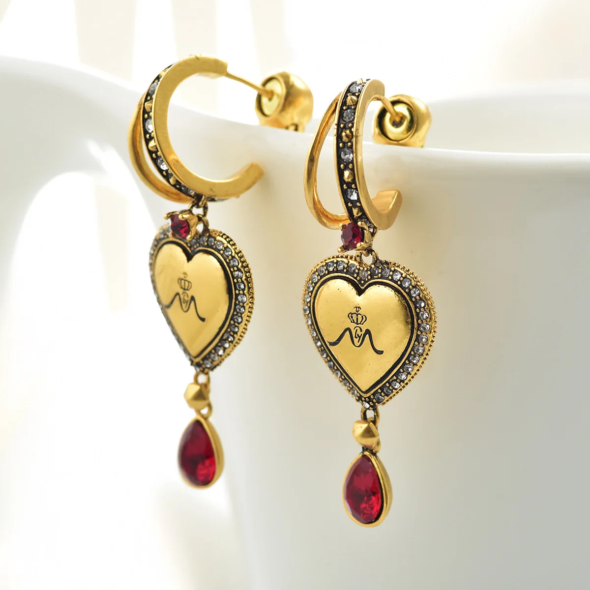 

Светильник Роскошные Ретро Старые Золотые темные серьги в стиле панк Maitiya