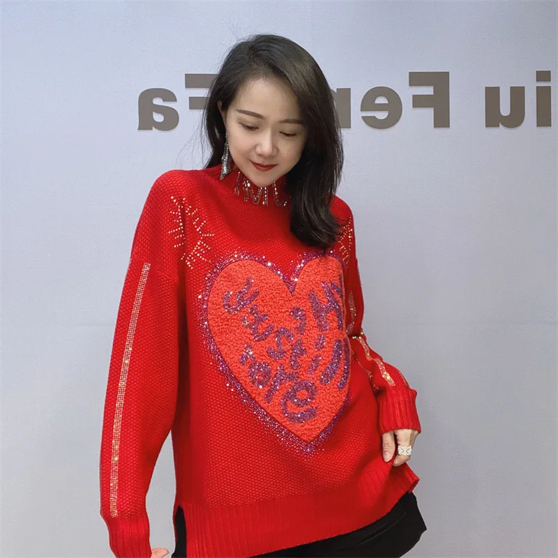 Рисунок 3 - Модный свитер со стразами love