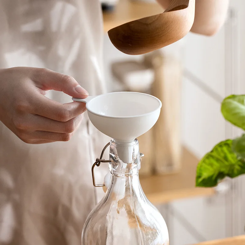

Plastic kitchen funnel cosmetic dispensing funnel kitchen gadget spice bottle dissimilar oil leak kitchen gadgets kitchen tools