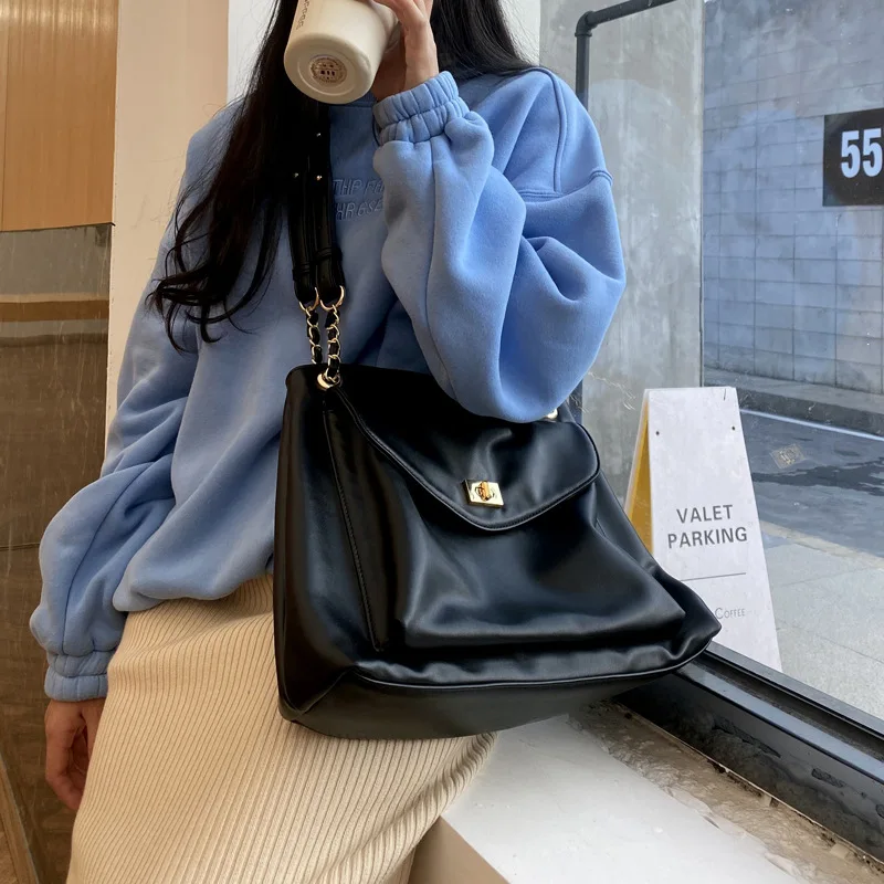 

2021 New Handbag Women Fashion Large-capacity Luxury Brand Handbags Black Retro Wild Chain Large Pures and Bags for Women