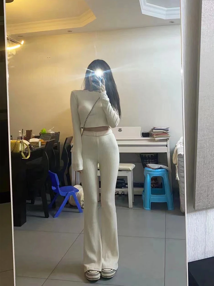 Женский облегающий вязаный свитер с круглым вырезом и трикотажные брюки-клеш