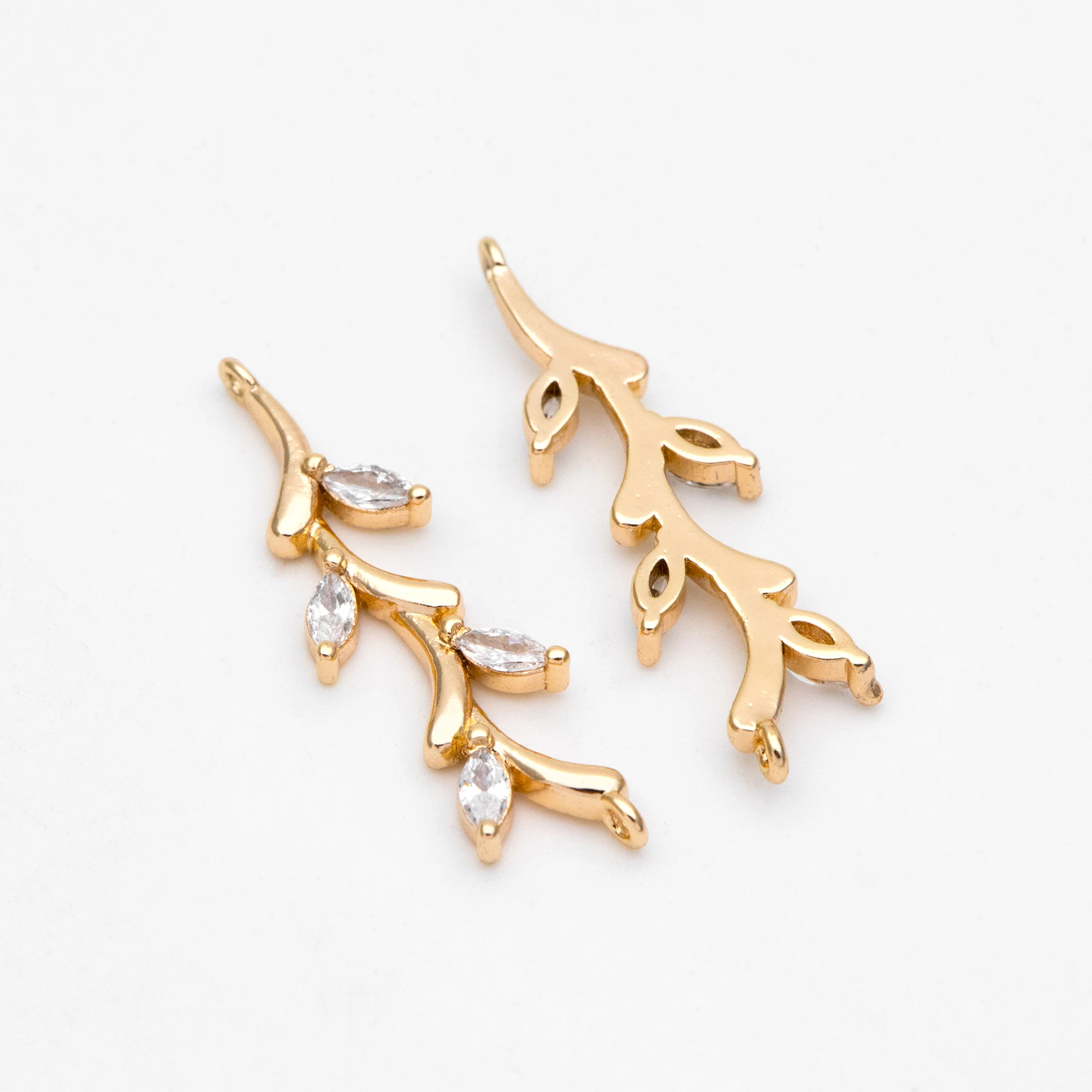 4 шт CZ выложенные листья очаровательные Разъемы 29x8 мм, 18K позолоченные латунные ветки Подвески (GB-3145)