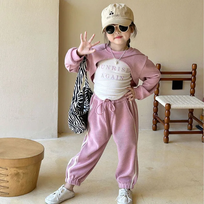 

Новинка осени 2023, детская одежда в Корейском стиле, майка + пальто + повседневные брюки для девочек, комплект из 3 предметов, 2-5