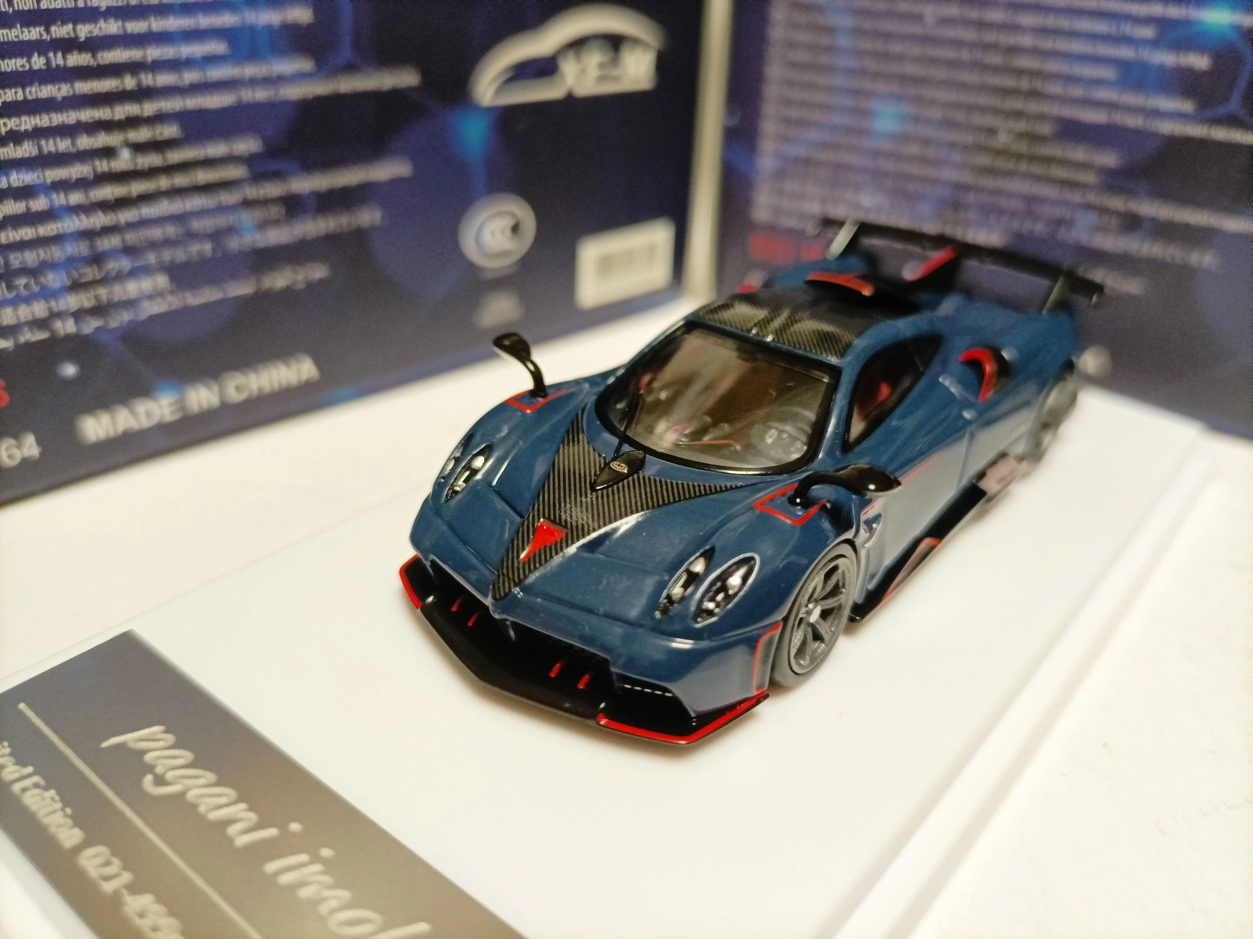 Фото Модель суперкара из сплава Pagani Imola XF 1 64 Pagani Imola, трехцветный верх из углеродного волокна №4