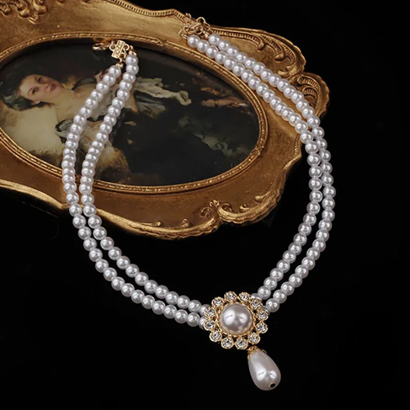 

French Vintage Multi Layered Pearl Necklace Rhinestone Pearl Pendant Choker Elegance Nobility Clavicle Chain Designer Necklace