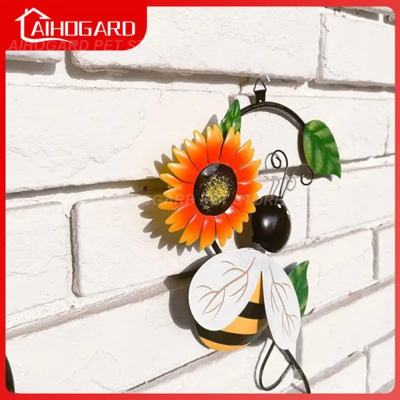 

Metal Sunflower Beetle Bee Welcome Sign Wall Decor Metal Pendant Wall Art Decor Hanging For Indoor Outdoor Home Garden Statues