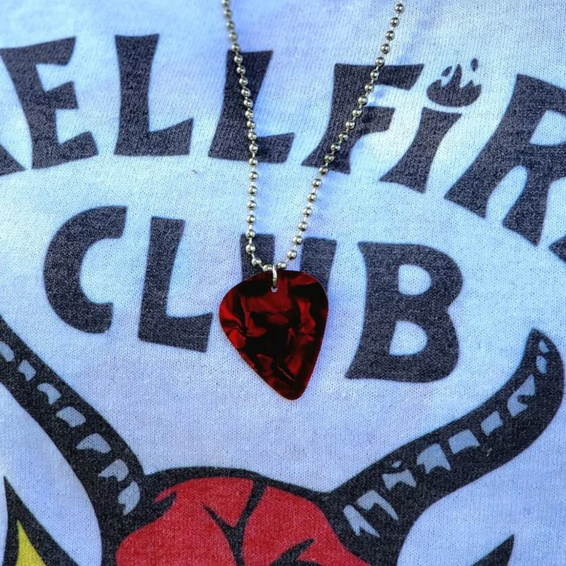 

Horror Film Stranger Things Hellfire Club Necklace Eddie Munson Guitar Pick Pendant Necklace for TV Drama Fans Friend Gift