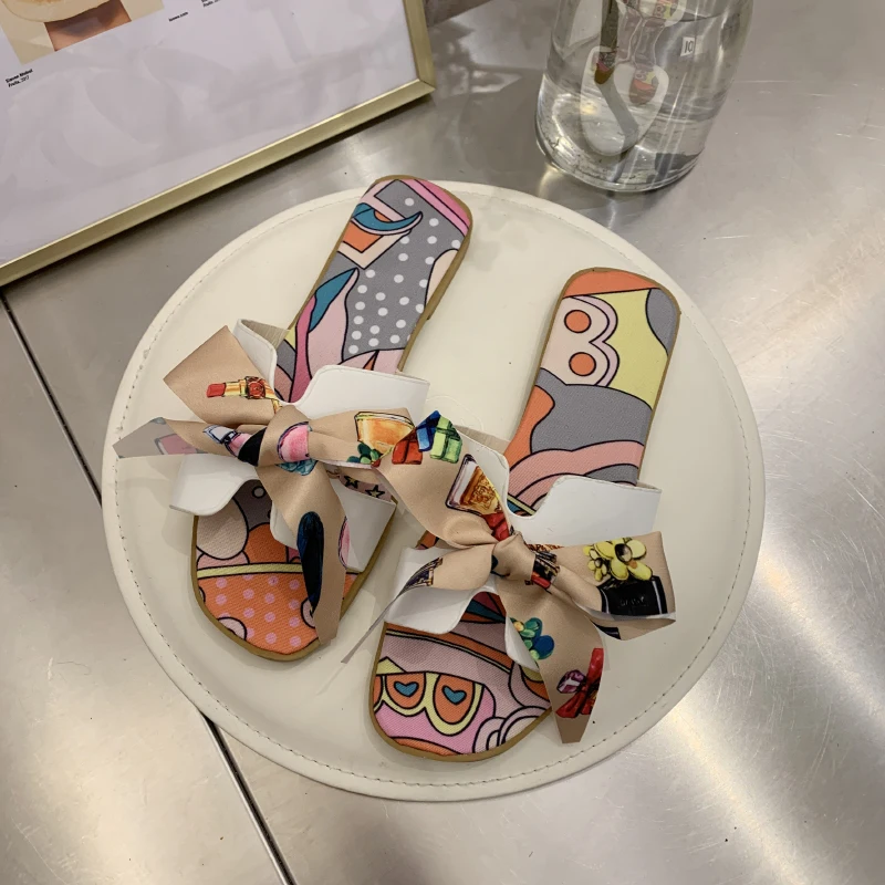 Современные летние женские тапочки на плоском каблуке в этническом стиле с