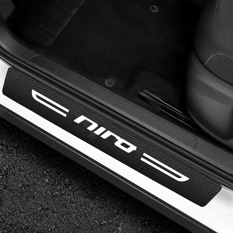 Фото Защитная накладка на пороги и бампер из карбона с логотипом KIA NIRO, антицарапийная, для дверей автомобиля и багажника №5