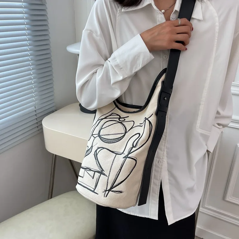 

Korean Casual Crossbody Bags Literature Art Retro Messenger Bag Graffiti Leisure Shoulder Bags New Cartoon Lady Shoulder Bags