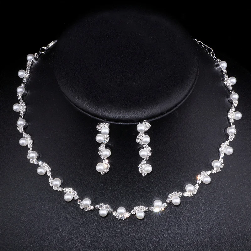 

2022 New Simple Diamond-encrusted Three-piece Suit Necklace Earrings Bracelet Bridal Wedding High-quality Accessories