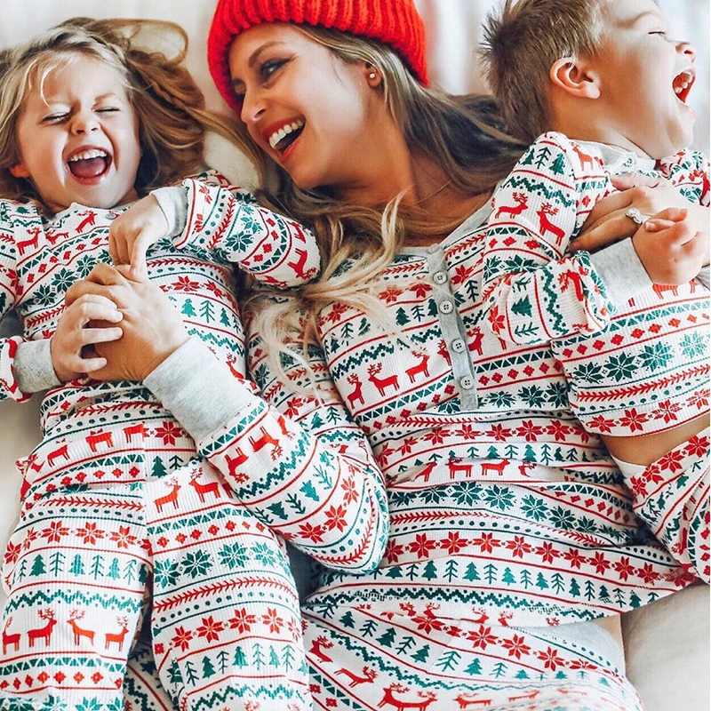 

Рождественские пижамы для всей семьи подходящий Набор для матери отца детей Лось Рождественская одежда детские комбинезоны семейный образ...