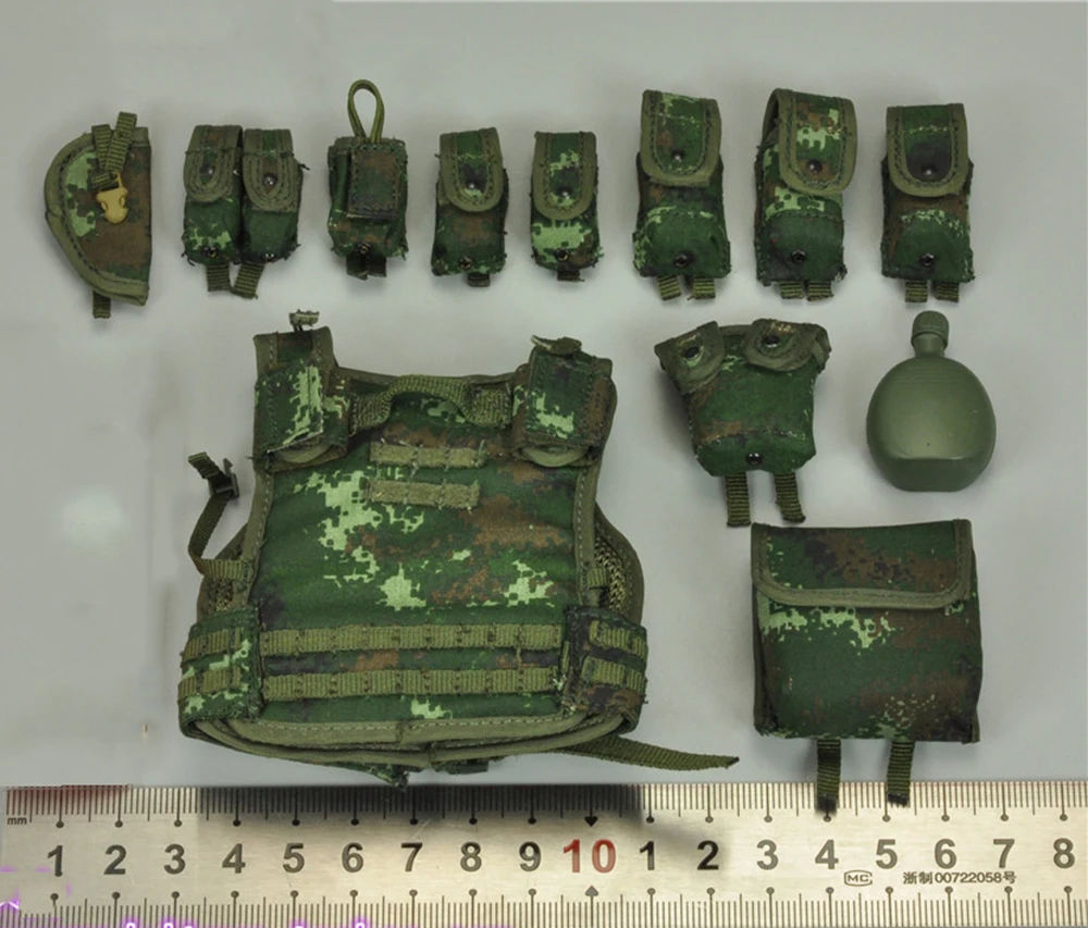 

Hot Sale FLAGSET FS 73028 Scale 1/6 Military Armed Police Chest Vest Bag Kettle Model For 12inch Action Body Collectable