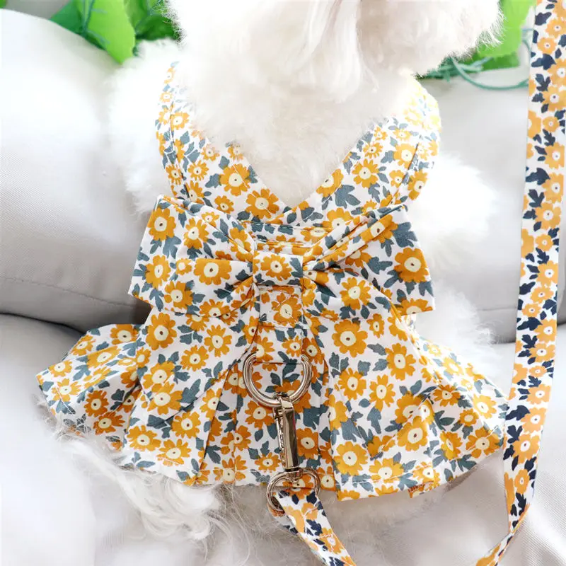 

Платье с маргариткой и поводком, одежда для домашних животных, Модная тонкая одежда для собак, костюм с принтом французского бульдога, милые...