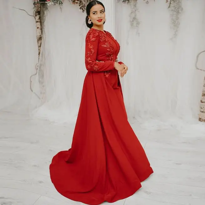 

Red Elegant Exquisite High Quality Evening Dress A-Line Floor Length With Train Embroidery Feather Arabic Prom Dress Plus Size