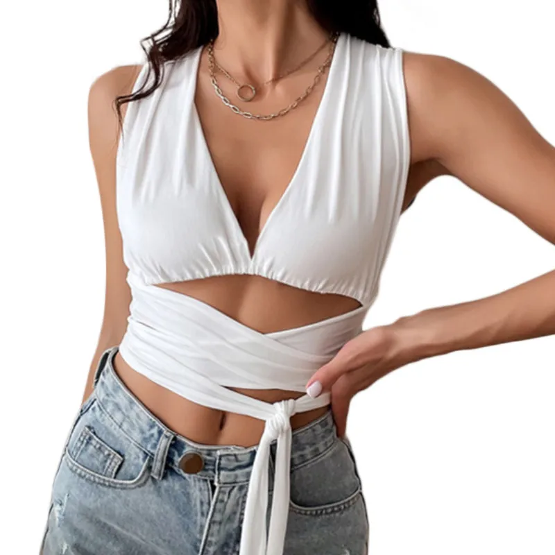 Женские летние топы без рукавов укороченные с глубоким V-образным вырезом и узлом