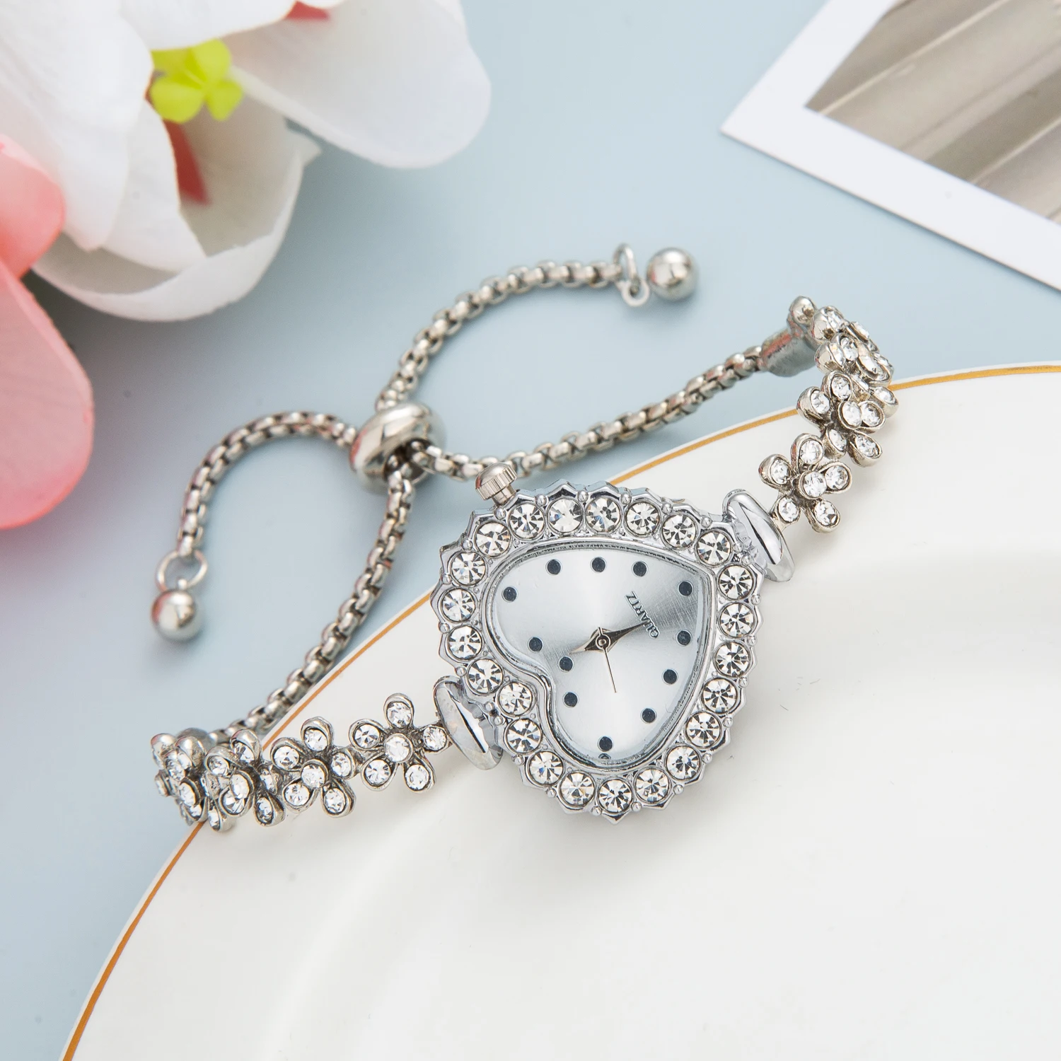 2023 NEW reloj mujer Luxury Diamond Watch for Women Fashion Quartz Wristwatches Gifts for Ladies Crystal Watches Free Shiping