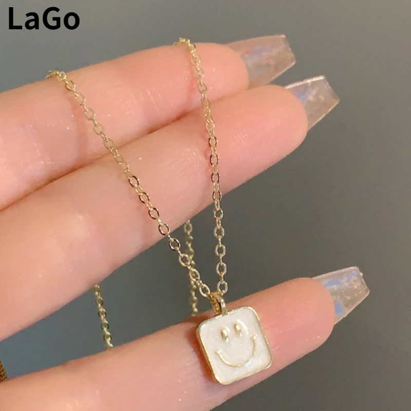 

Modern Jewelry Simply Design Smiling Face Square Pendant Necklace For Women 2023 Trend New Simply Design Accessories Wholesale