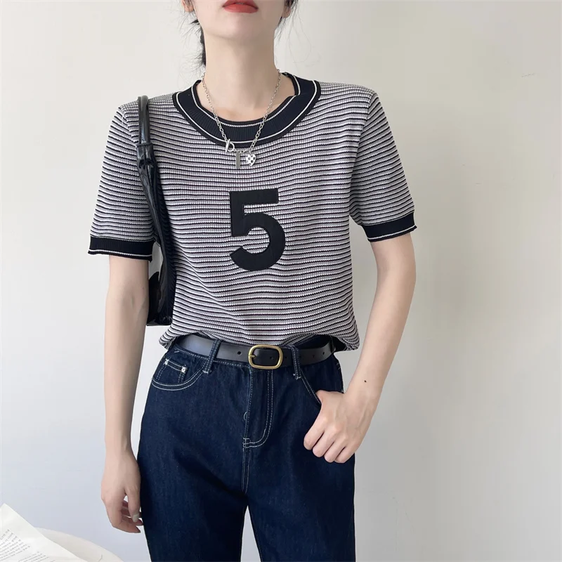

2022 Popular Contrast Color Striped Digital Pattern Short-Sleeved Women's Korean Spring Summer Knitted Casual Top Women