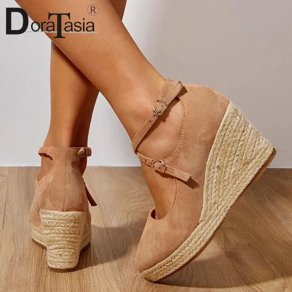 New women's Solid Pointed Toe Mary Janes Pumps Fashion Buckle Wedges High Heels Pumps Women Casual Retro Platform Woman Shoes