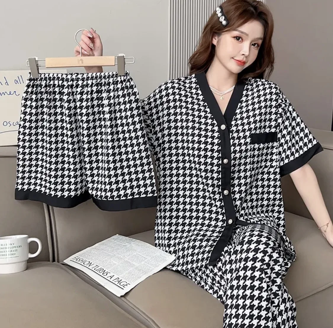 

Sweet pajamas women's short sleeve three piece set is popular, sweet and loose in summer