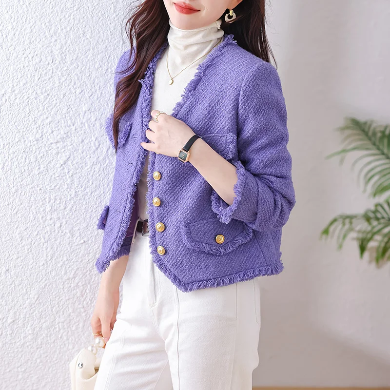 Рисунок 3 - Женская твидовая куртка с V-образным вырезом