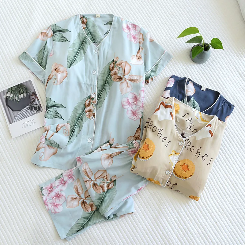 

Women's Short-Sleeved V-neck Tops with Calf-length Pajamas Pants Cotton Printed Spring and Summer Thin Womens Pajamas Cotton