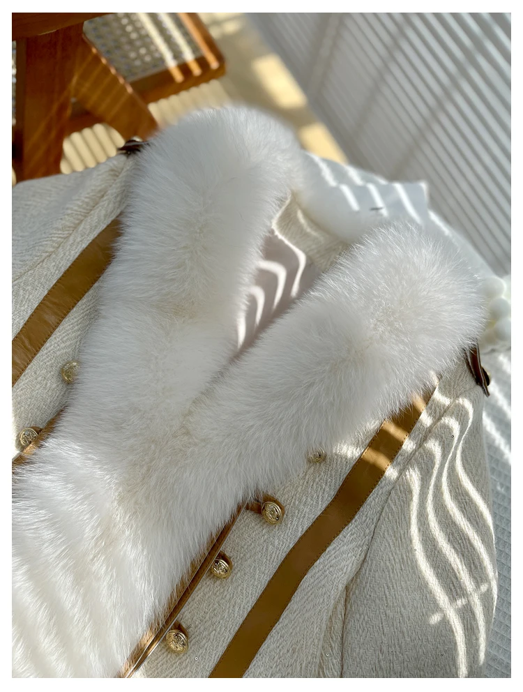 Рисунок 6 - Женское пальто из натурального меха