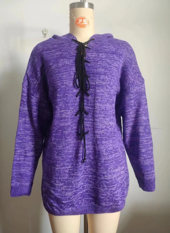 Рисунок 2 - Женский вязаный свитер с капюшоном