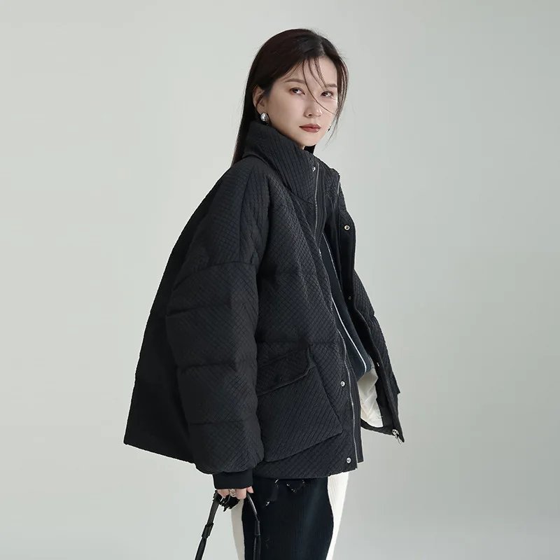 2022 Winter New Simple Designer Models White Duck Down Jacket Stand Collar Short Zipper Diamond Check Jacket