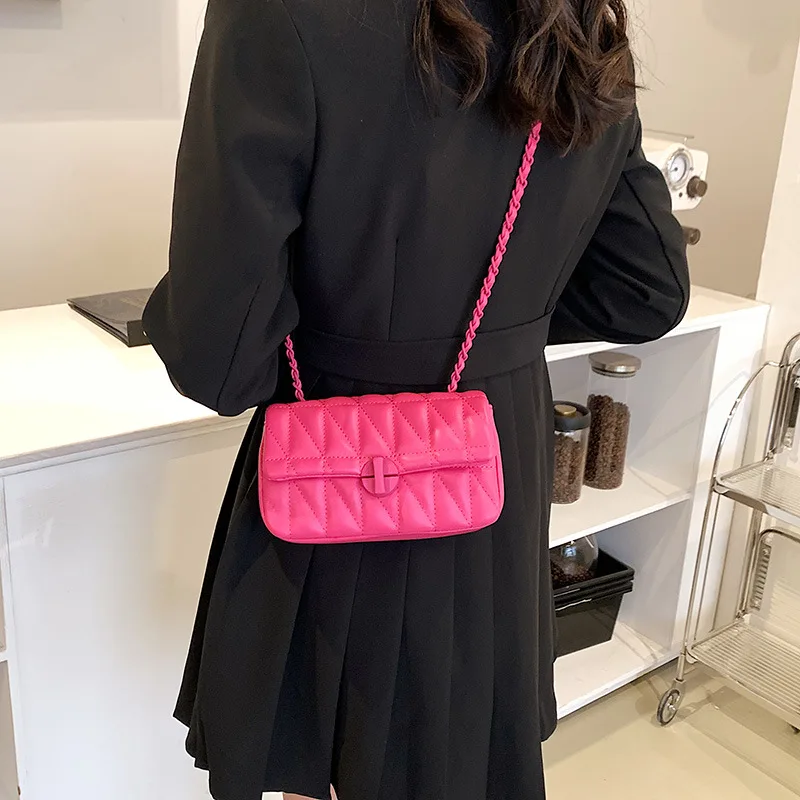 FUNMARDI New 2022 Chain Shoulder Bag Female Quilted Women Crossbody Bags Small Square Bag High Quality PU Messenger Bag WLHB3200