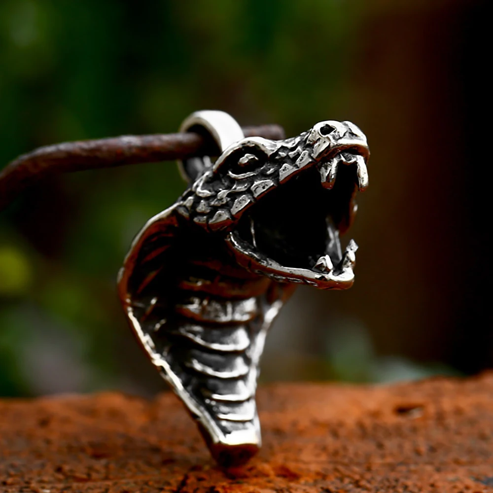 

High Quality 316L Stainless Steel Snake Head Pendant For Men Punk Fashion Detail Animal Necklace Biker Vintage Jewelry Wholesale