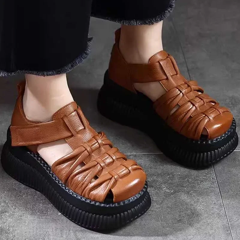 Сандалии женские на танкетке босоножки из натуральной кожи с перфорацией