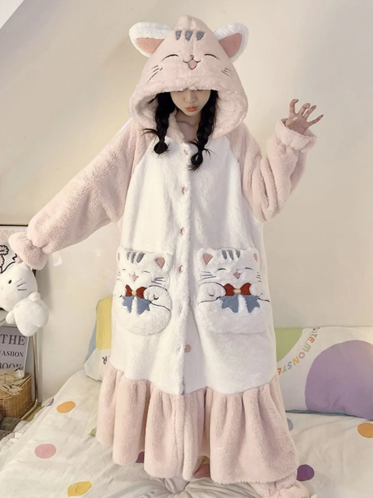 Plus Size Coral Fleece Mid-Length Can Be Worn outside Warm Pajamas Women Winter Fleece-lined Thickened Sweet Contrast Color H...