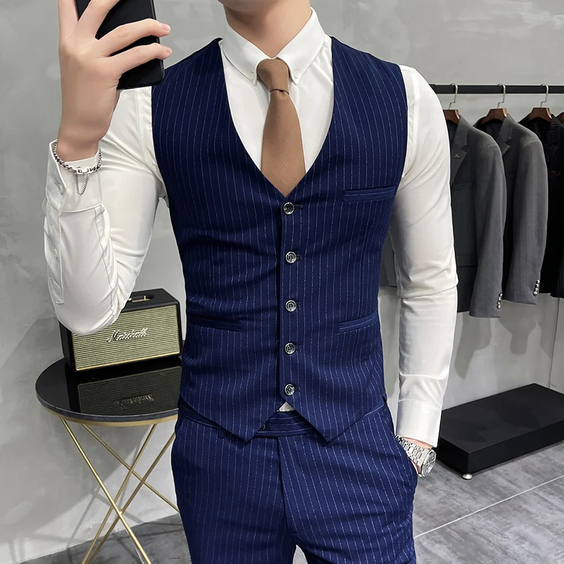 

High-quality men's suit (suit + vest + trousers) three-piece stylish, comfortable and stylish striped business casual dress