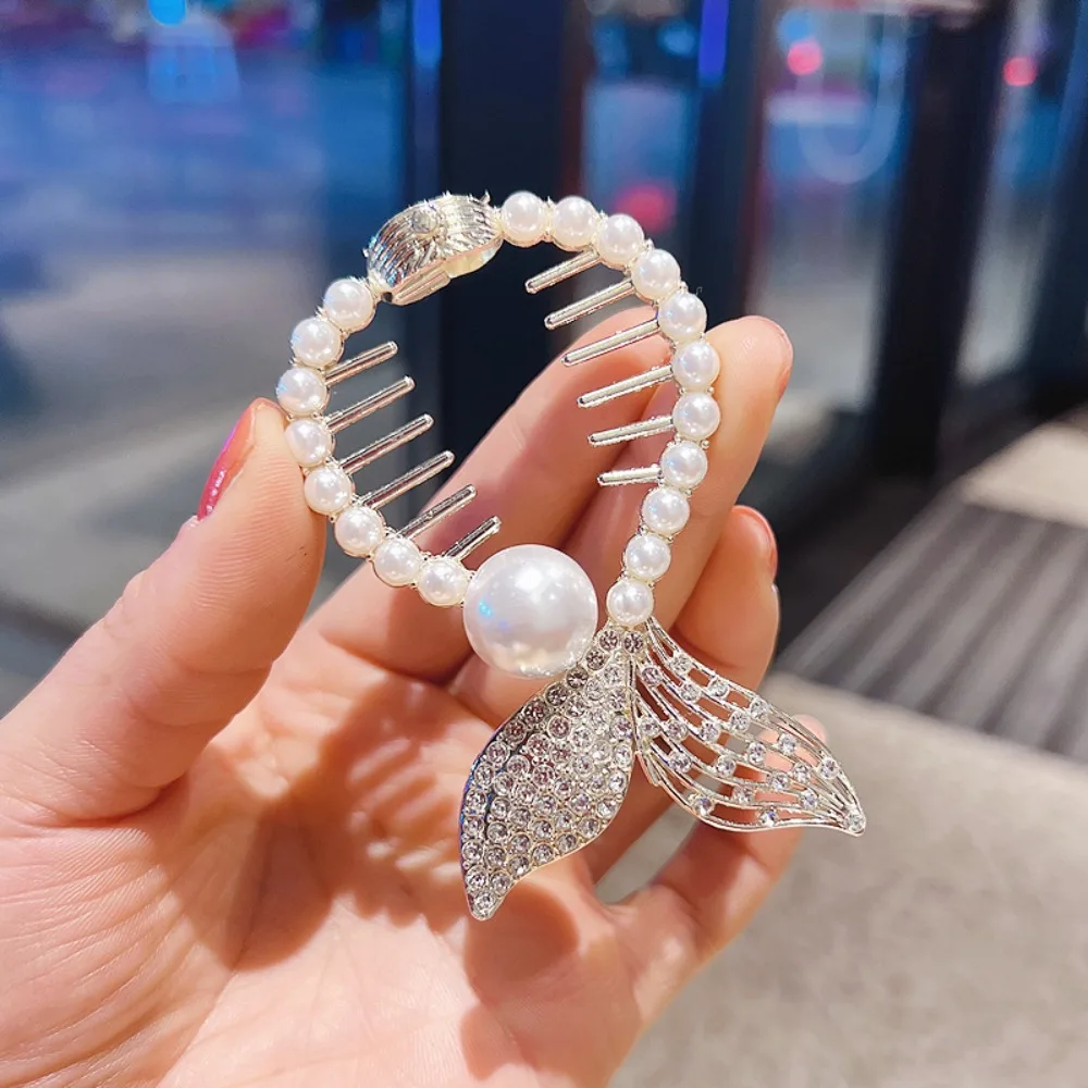 

Tail Glaring Shark Clip Alloy Rhinestones Hairpin Hair Bun Fixed Clip Korean Style Hair Claw Floral Ponytail Buckle
