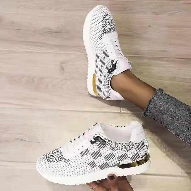 

Luxurious Designer French Women's Shoes Fashion The New Thick Sole Net Surface Shoes Splicing Round Head Low Help Sports Shoes