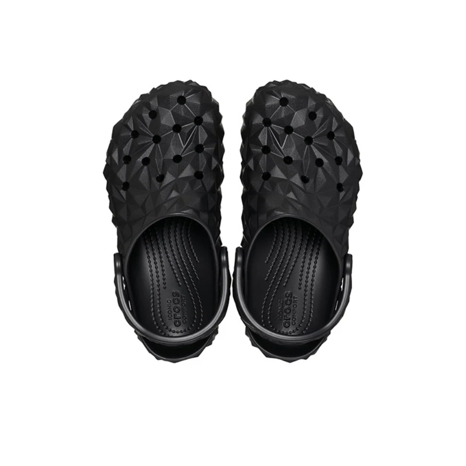 Сандалии Crocs унисекс классические с геометрическим рисунком Повседневные