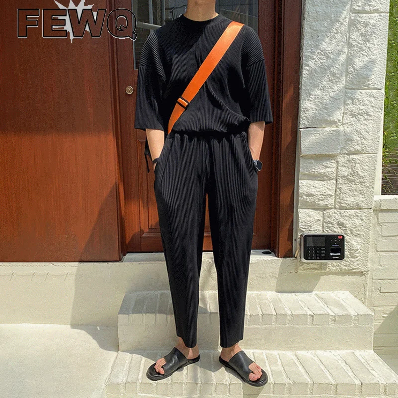 

FEWQ Men's Short Sleeve T-shirt Loose Causal Summer New Ice Silk Pleated Fabric Suit Korean Fashion Sports Two Pieces Set 9Y7212