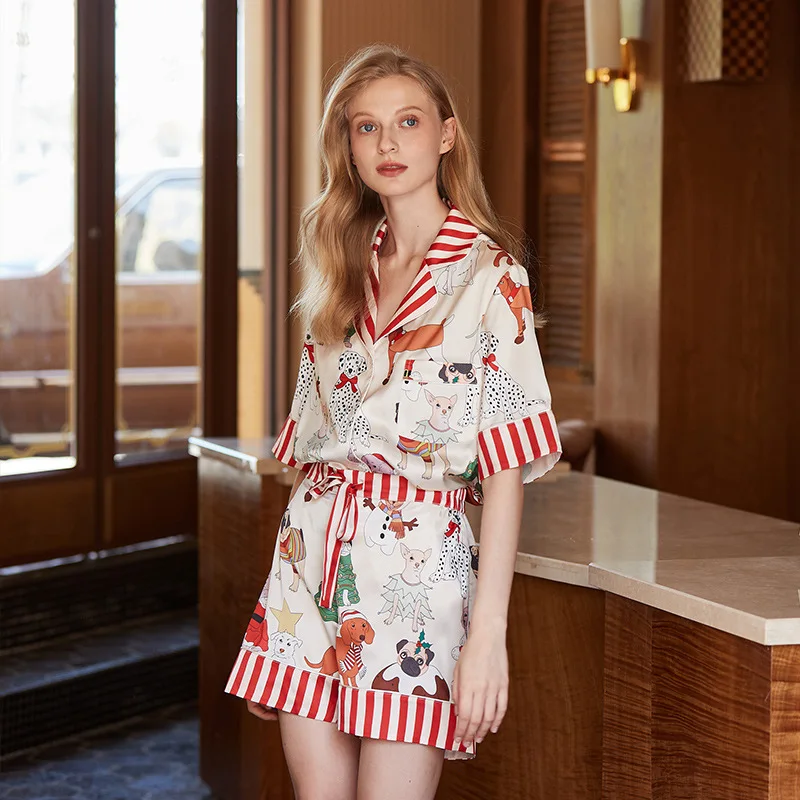 

Pajamas Sets Women's Summer Ice Silk Sleepwear Three-piece Suit Short-sleeved Trousers Real Silk Summer Painting Home Clothes