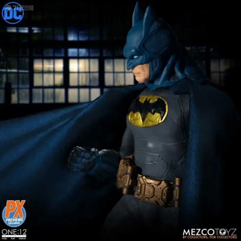 Оригинальные фигурки из комиксов Mezco Toyz DC Бэтмен суперм рыцарь пиксель синяя