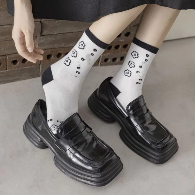 5 Pair Kawaii Printing Fashion Women Socks Autumn Winter Long Cotton Socks Woman Cute Skateboard Foot Cover White Socks Feminine