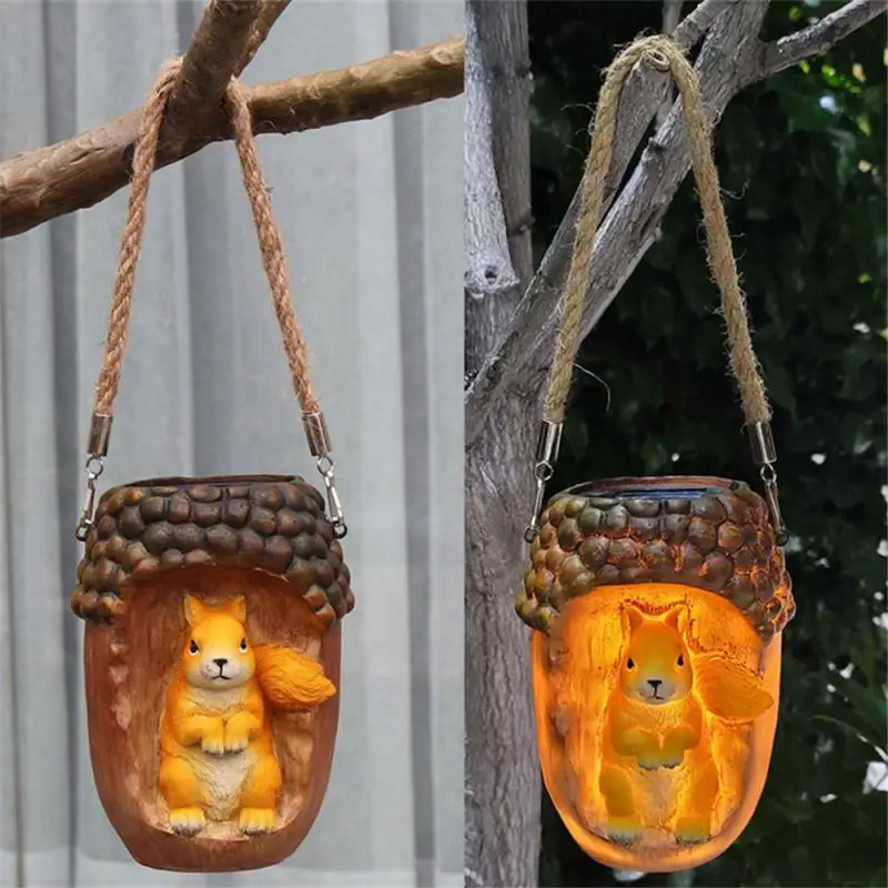 

Лампа-светильник в виде сосны с солнечной батареей