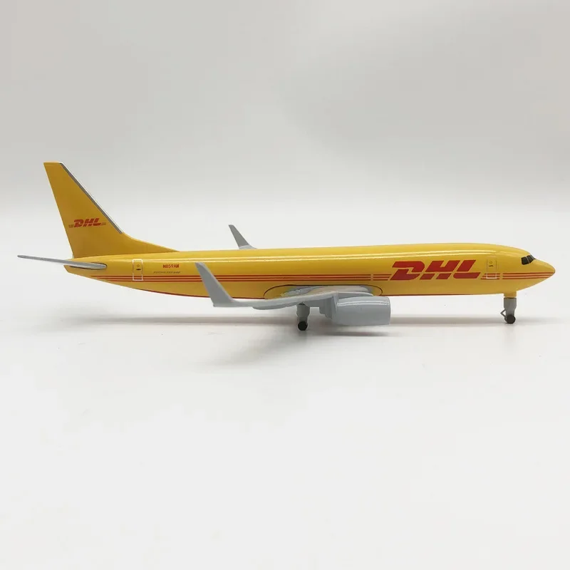 Масштабная модель самолета B737 DHL 1:200