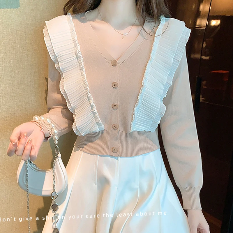 

Женский трикотажный свитер с V-образным вырезом и длинными рукавами