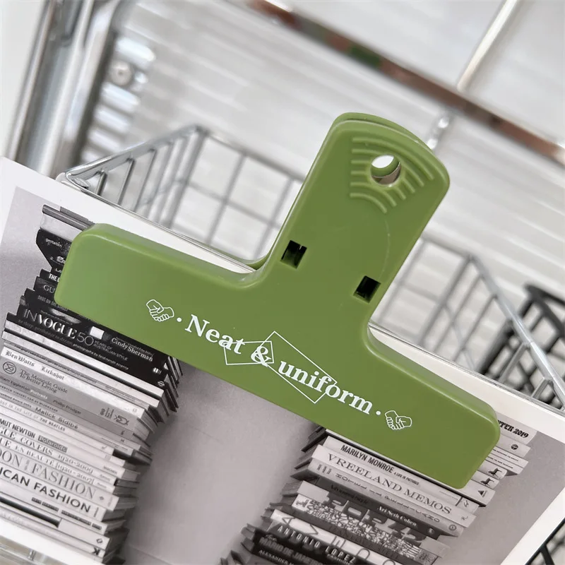 

Магнитные зажимы для бумаг из пластика