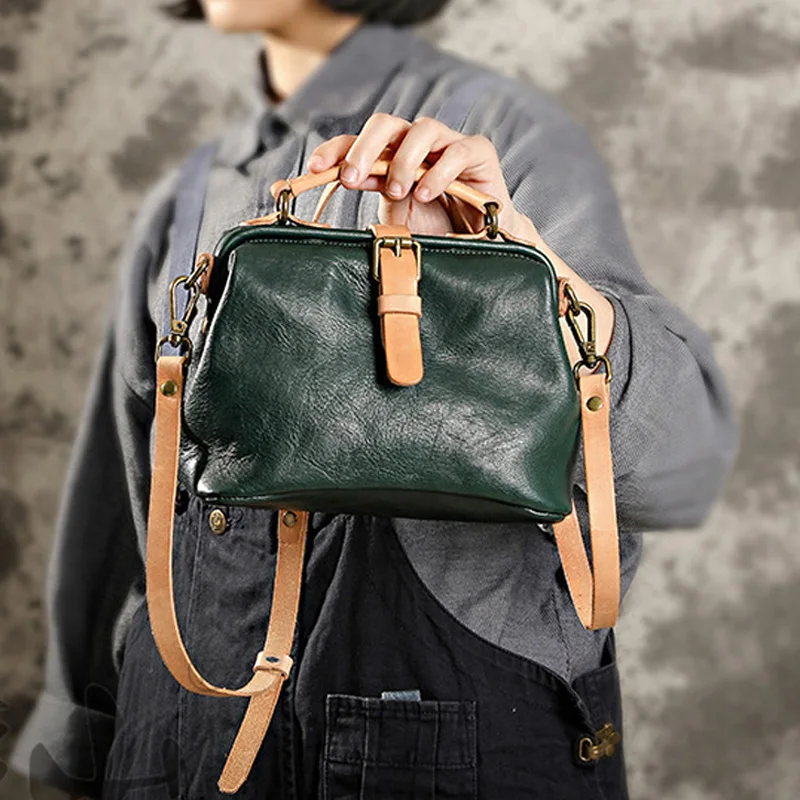 

AETOO Collegiate style imported first layer cowhide bag with different colors vegetated tanning cream skin bag with cross-body