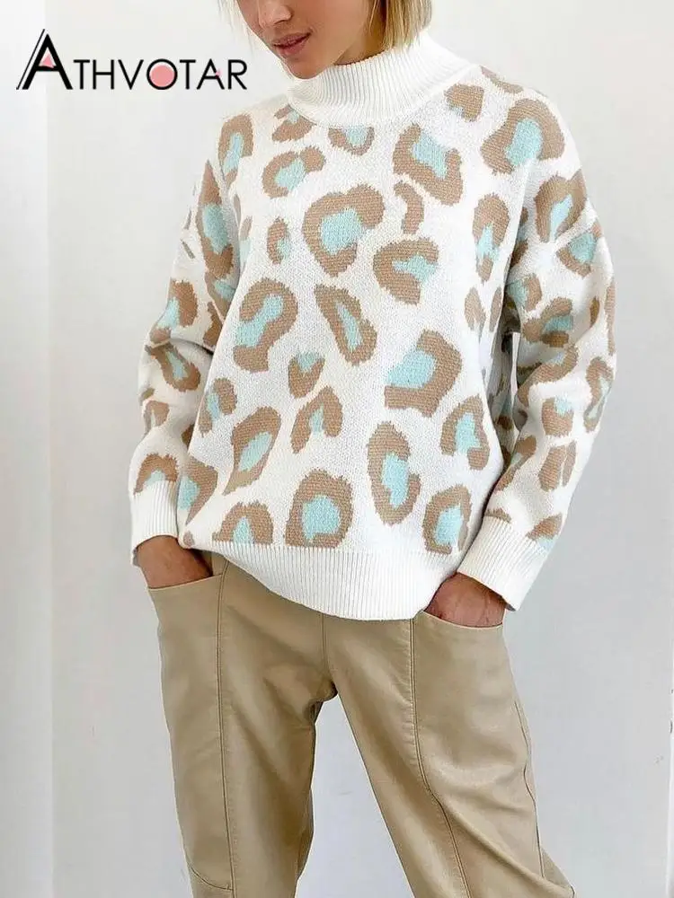 

Свитер женский зимний с леопардовым принтом и высоким воротником