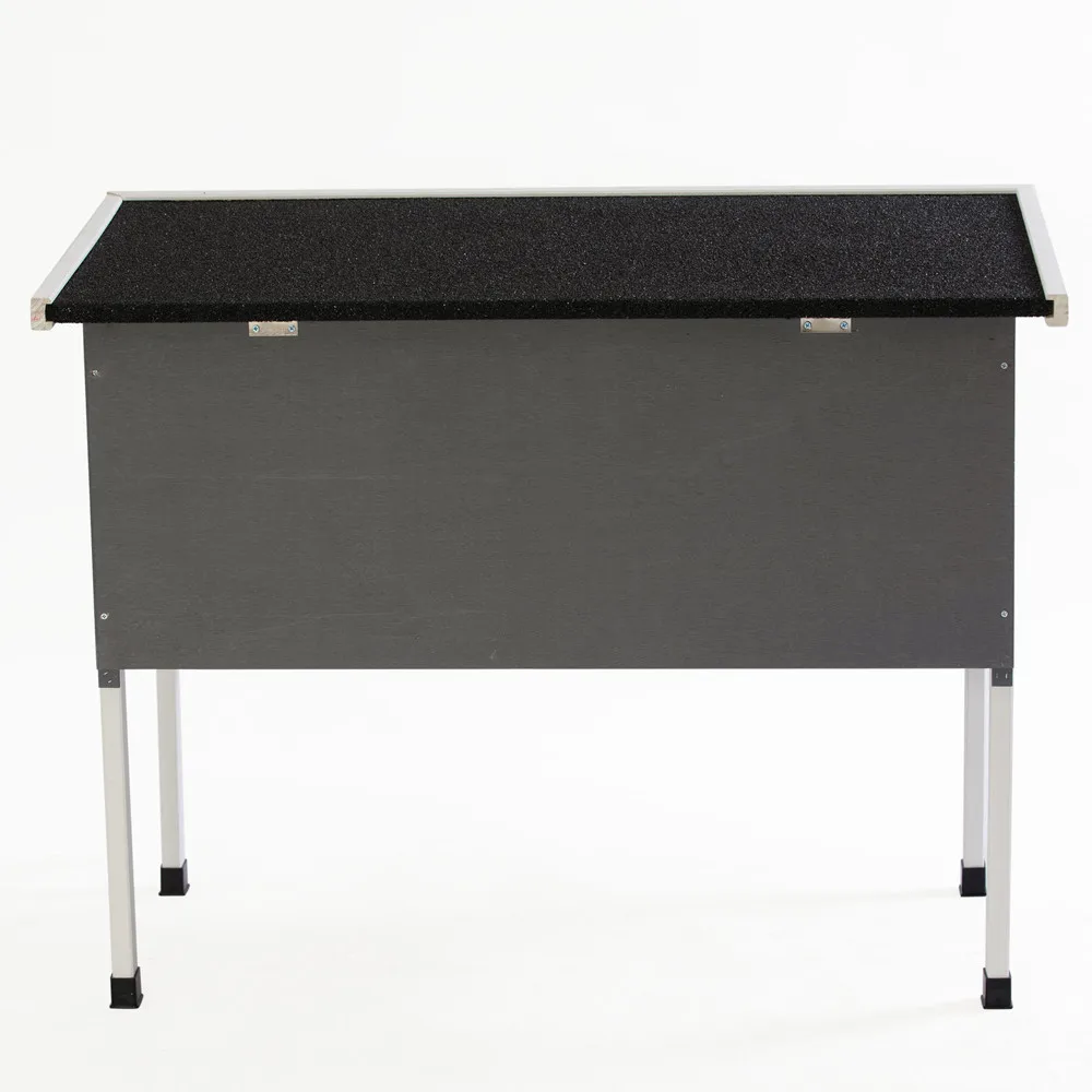 Маленький искусственный деревянный домик хорошего качества для домашних